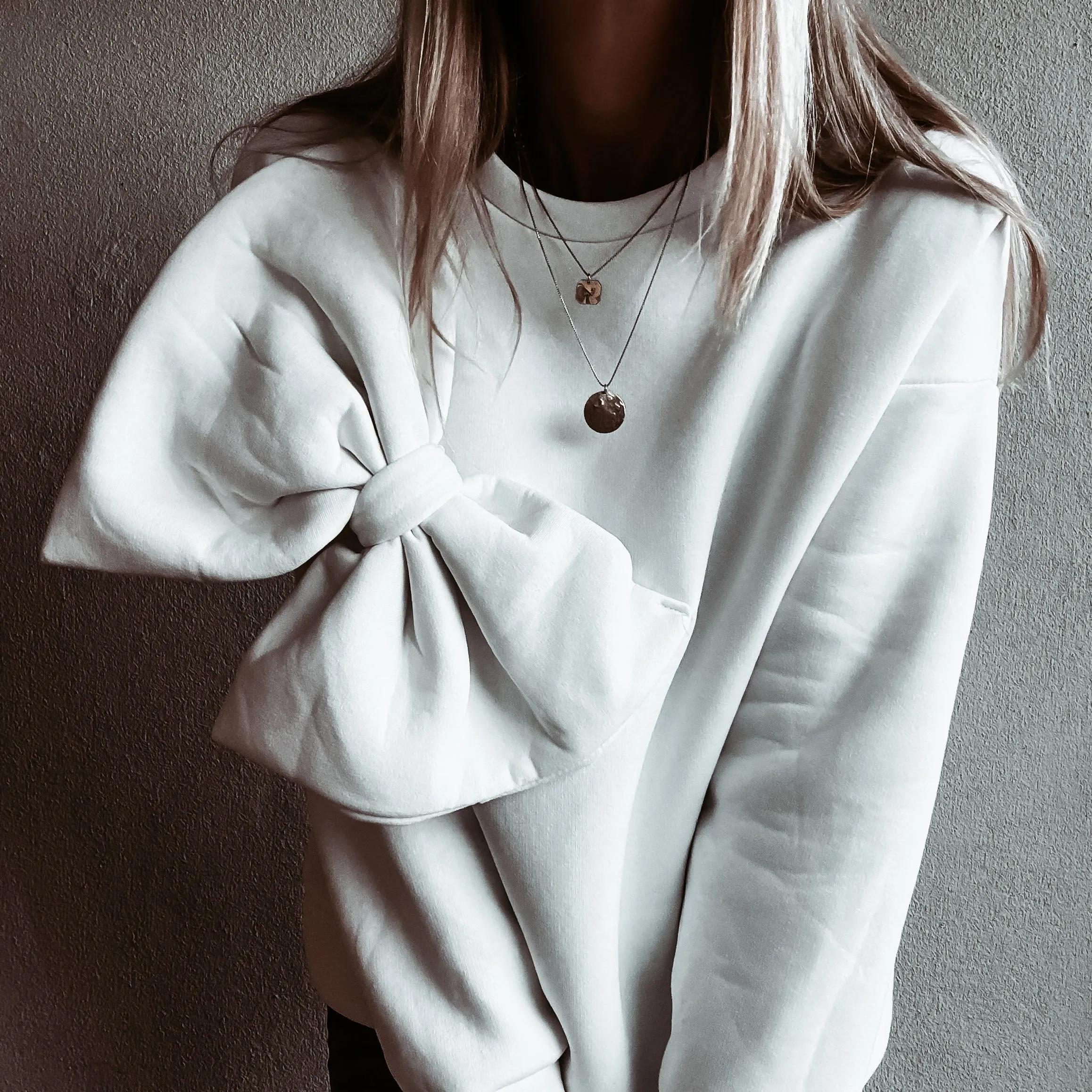 White Bow sweatshirt *NEW*