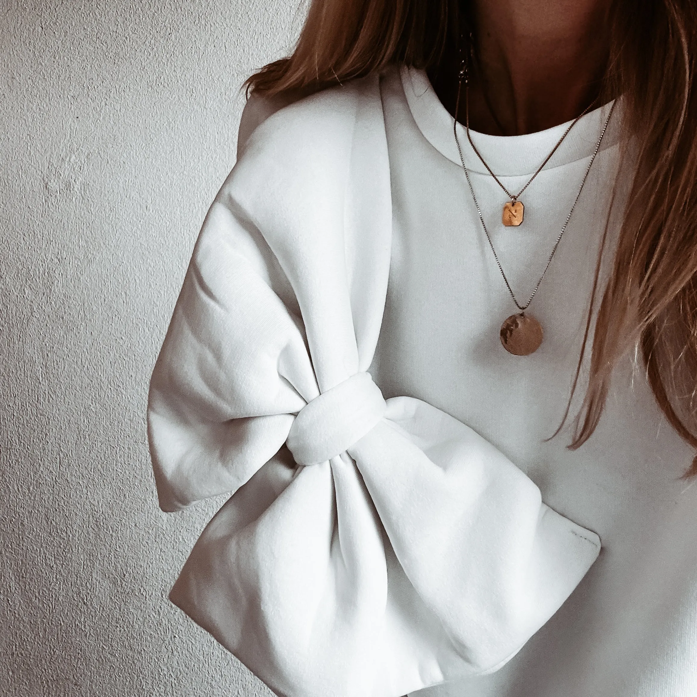 White Bow sweatshirt *NEW*