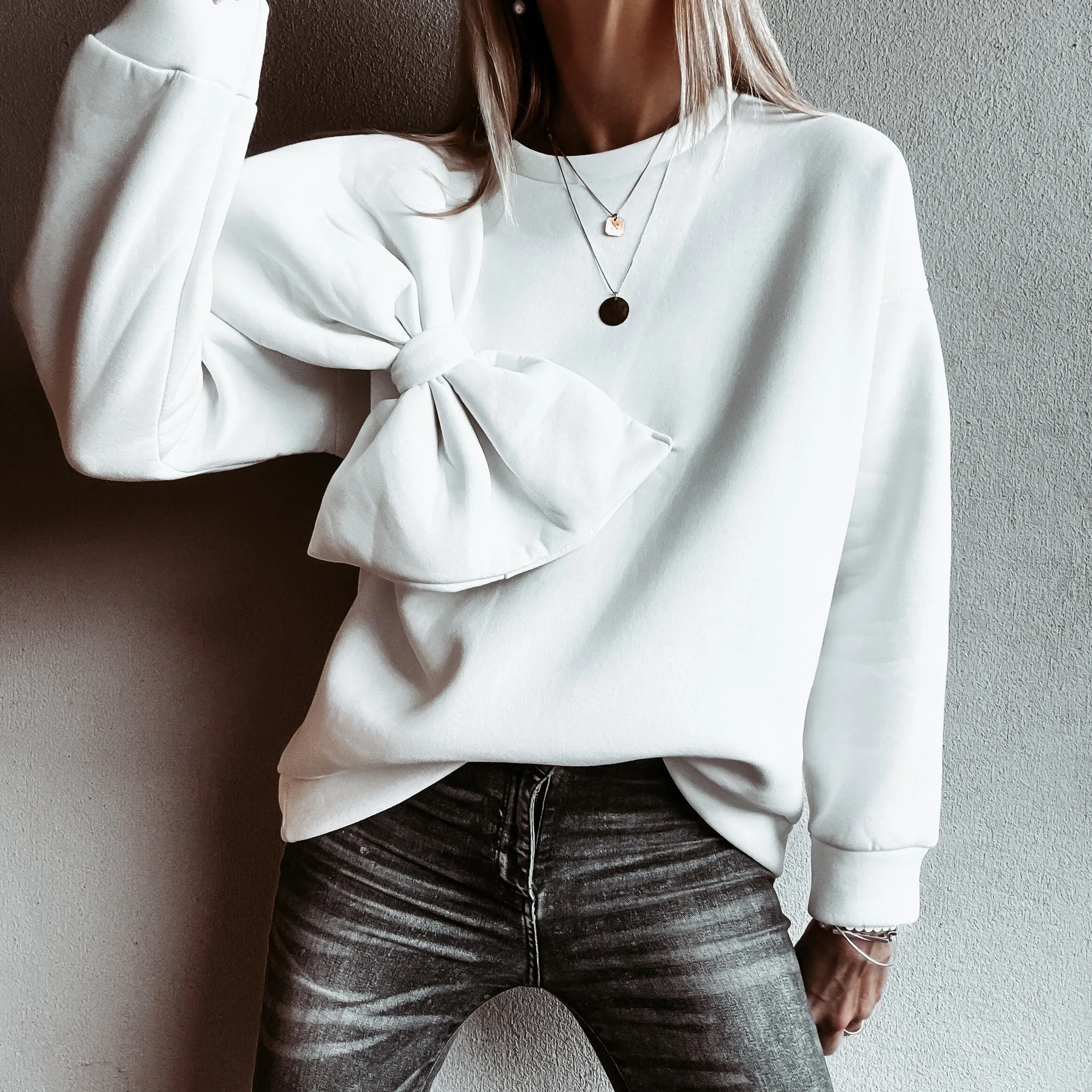 White Bow sweatshirt *NEW*